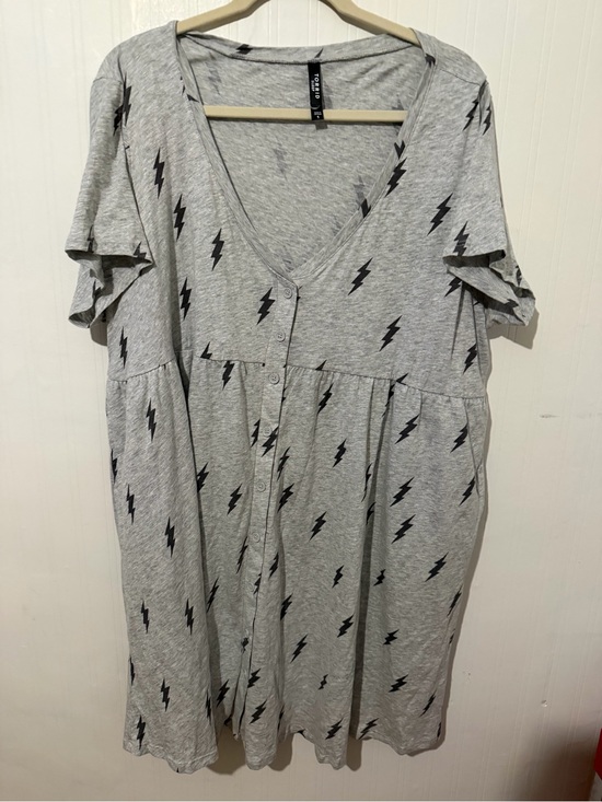 torrid Dresses & Skirts - torrid Heather Gray Dress with Black Lightning Print Size 1